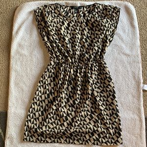 Patterned Dress w pockets